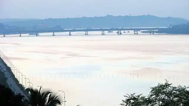 Mahadayi/Mandovi Bridge in Ribandar.