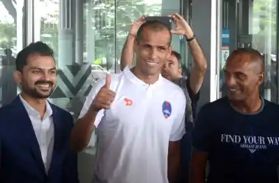 Kolkata: Former Brazilian footballer Rivaldo arrives at Netaji Subhas Chandra Bose International Airport in Kolkata on Oct 23, 2016. (Photo: Kuntal Chakrabarty/IANS)