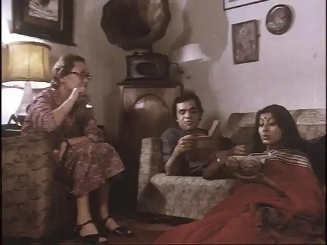 Jennifer Kendal, Dhritiman Chatterjee and Debashree Ray in <i>36 Chowringhee Lane.</i>