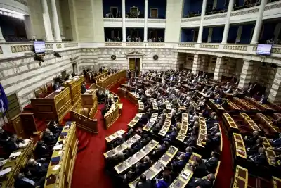 ATHENS, Dec. 20, 2017 (Xinhua) -- Greek lawmakers attend the parliament