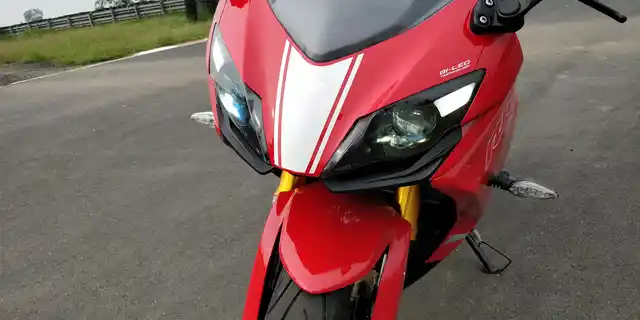 Bi-LED projector headlamps on the Apache RR310. 
