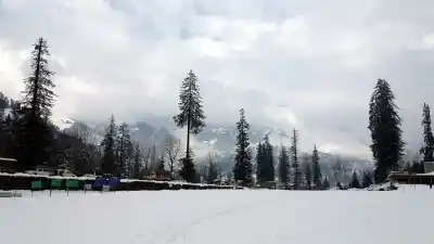Manali: A view of snow clad Manali after fresh snowfalls on Dec 13, 2017. (Photo: IANS)