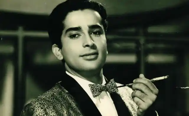 Shashi Kapoor at his graceful best. 