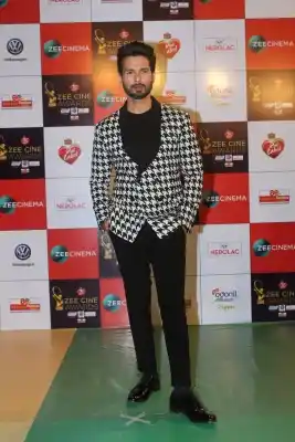 Mumbai: Actor Shahid Kapoor at the red carpet of "Zee Cine Awards 2018" in Mumbai on Dec 19, 2017. (Photo: IANS)