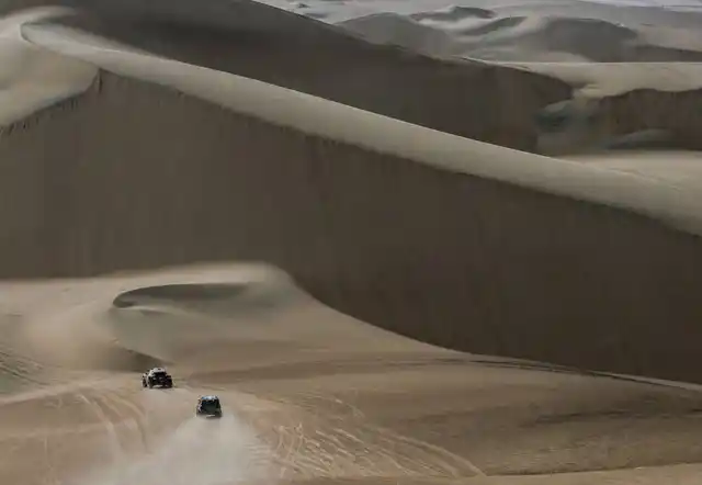 An airshot of the action in the deserts of Peru.