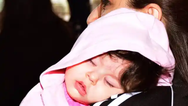 Soha Ali Khan with her and Kunal Khemmu’s daughter, Inaaya. 