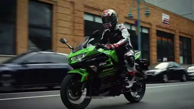 The new Kawasaki Ninja comes with a 399cc parallel-twin engine 