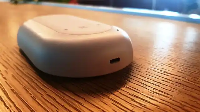 Beoplay P2 supports USB Type C port. 