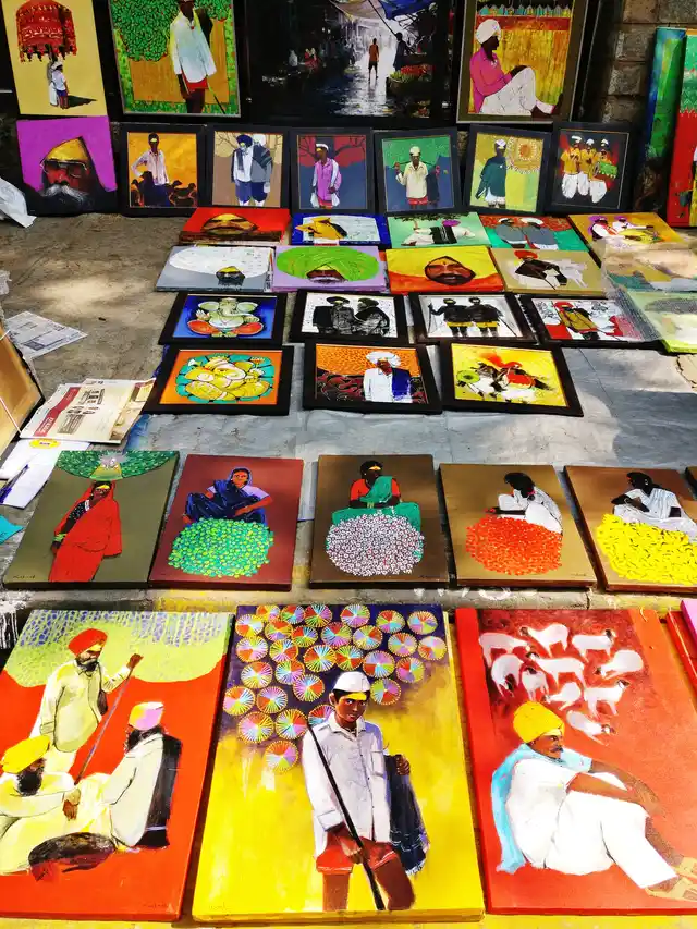 More than 1,500 artists participate from all over India.