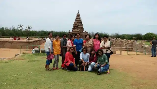 The group of friends in Mahabalipuram