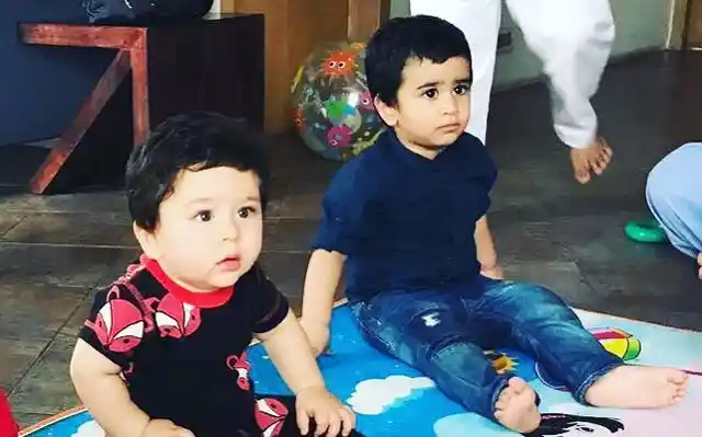 Tusshar Kapoor’s son Lakshya Kapoor with Taimur. 