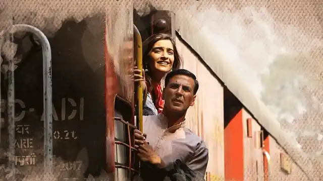 Sonam Kapoor and Akshay Kumar in PadMan. 