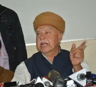 Jaipur: Shri Rajput Karni Sena chief Lokendra Singh Kalvi addresses a press conference on the eve of the screening of Sanjay Leela Bhansali