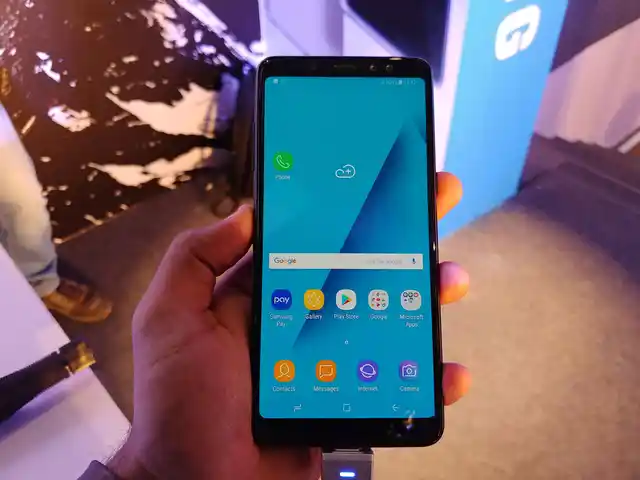 The first Samsung phone with a dual front camera