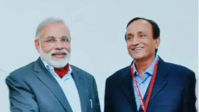 Zeevabhai Mulishia with Prime Minister Narendra Modi, during his state visit to Israel in 2017.