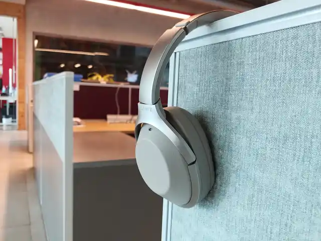 The WH-1000MX2 comes with active noise cancellation
