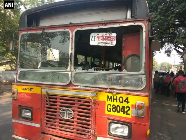 Four passengers were injured after two Thane Municipal Transport buses and an autorickshaw were attacked in Chendani Koliwada 