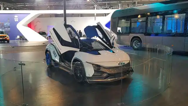 Tata Racemo