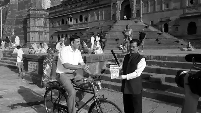 Arunachalam Muruganantham gives the clap for <i>PadMan, </i>featuring Akshay Kumar.