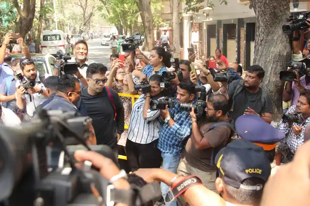Karan Johar arrives at Anil Kapoor’s house. 