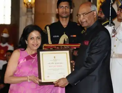 New Delhi: President Ram Nath Kovind presents Nari Shakti Puruskar for the year 2017 to Pushpa Girimaji, Gurugram, during a programme organised on International Women’s Day, at Rashtrapati Bhavan, in New Delhi on March 8, 2018. (Photo: IANS/PIB)
