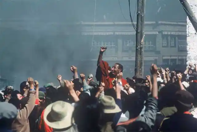 Tibetan monk Jampa Tenzin and protesters in Lhasa, Tibet in 1987 