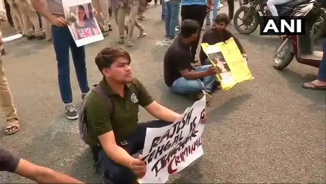 Parents and friends of the 15-year-old protest demanding justice. 