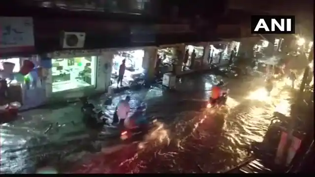 Roads water-logged due to the hailstorm in Dholpur. 