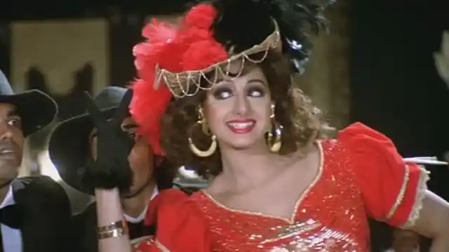 Sridevi in a still from <i>Roop Ki Rani Choron Ka Raja.</i>