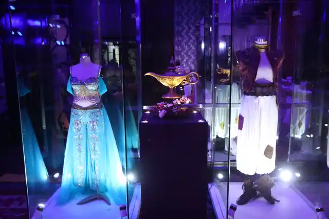 The costumes of Jasmine and Aladdin.