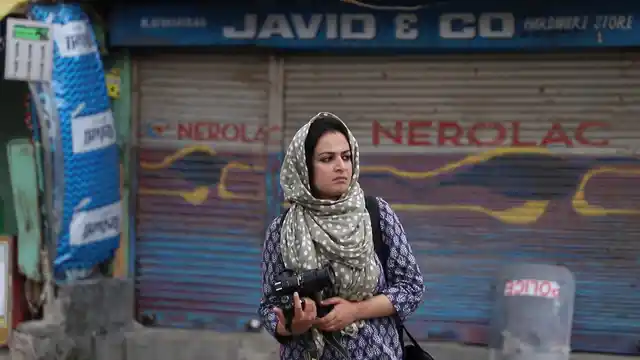 Sanna Mattoo is a 24-year-old professional freelance photojournalist based in Srinagar. 
