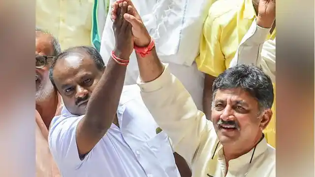 Coalition leaders DK Shivakumar (right) and HD Kumaraswamy in Karnataka Assembly.