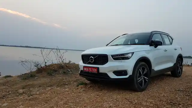The Volvo XC40 comes with a 2-litre, 190 PS diesel engine that has 400 Nm torque mated to an 8-speed automatic with all-wheel drive. 