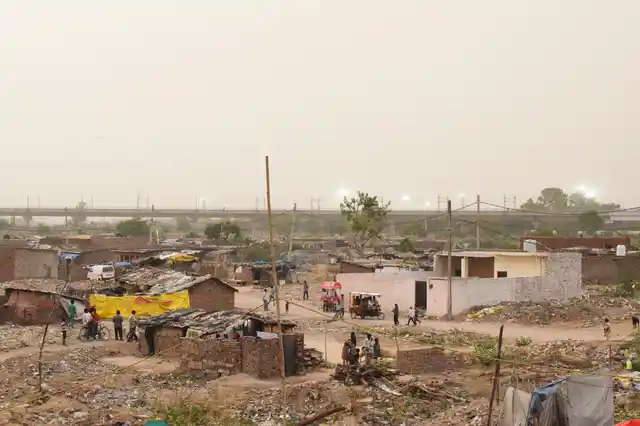 Refugees camp near Kalindi Kunj.