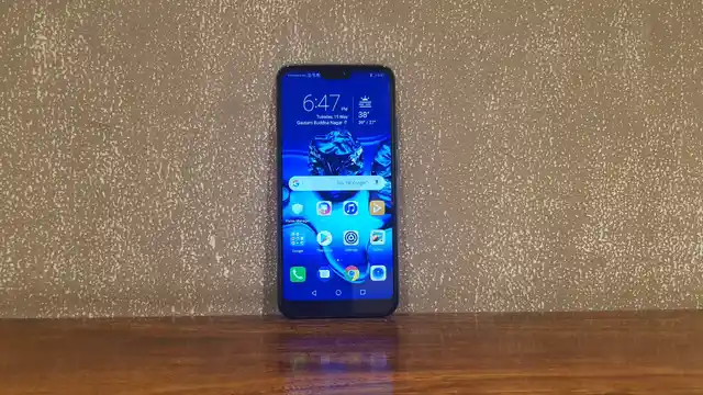 The Honor 10 comes with a fingerprint scanner on the front.