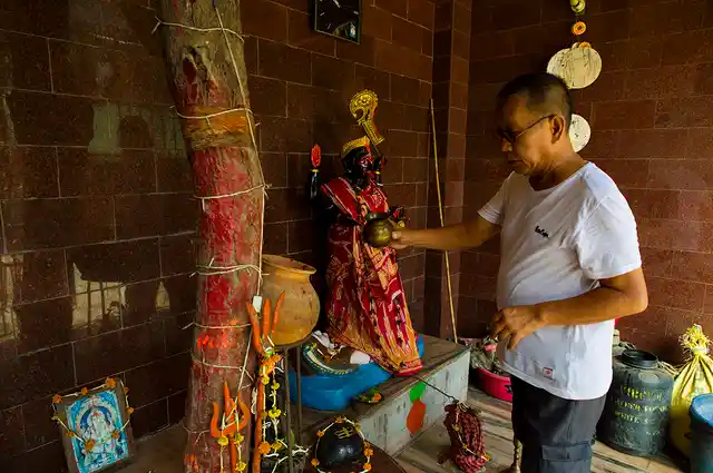 Chen-I-Sheng, 65, a Chinese-Indian from a Buddhist family, worships Hindu goddess Kali.“I gave up eating beef when I started offering prayers to goddess Kali,” he says. 