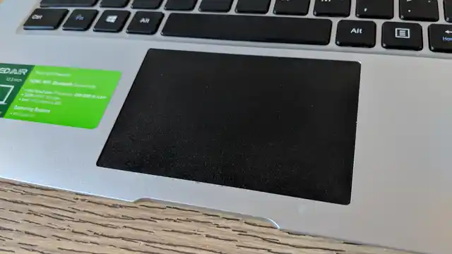 Clumsy trackpad needs improvement. 