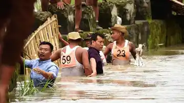 Deleep Singh, IAS Secretary helps with relief operations in flood hit Manipur