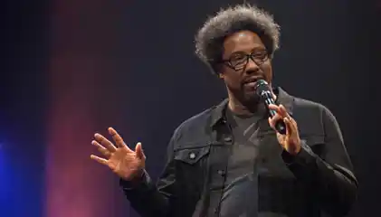 W. Kamau Bell muses on parenting in the Trump era. (Photo: Netflix)