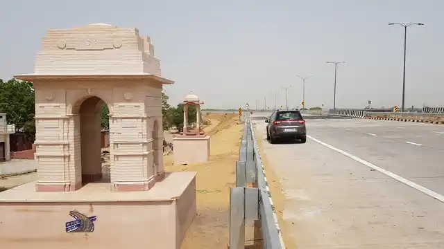 A replica of India Gate on the Eastern Peripheral Expressway.