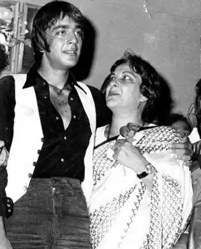 Sanjay Dutt with his mother, Nargis. 