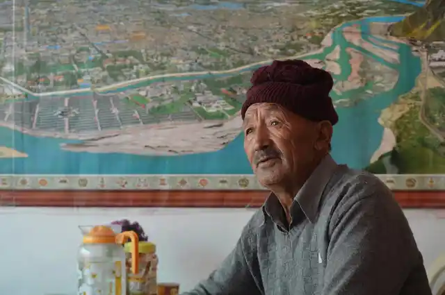75-year-old Tsering Angdo has seen the number of tourists grow in recent years. In the past, only foreign tourists used to come to Leh. If there were any Indian tourists, he said, one could count them on the fingers of one hand.