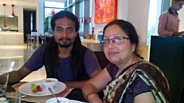 Das and his mother, Radhika. 