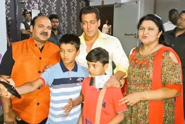 Sanjeev Shrivastava’s son takes a selfie with Salman Khan