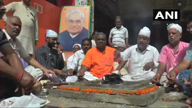 Havan being conducted at Kanpur for Vajpayee’s speedy recovery.