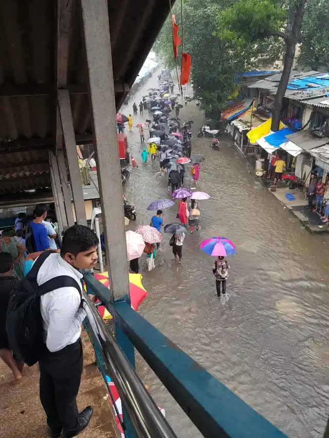Road outside Elphinstone Station.