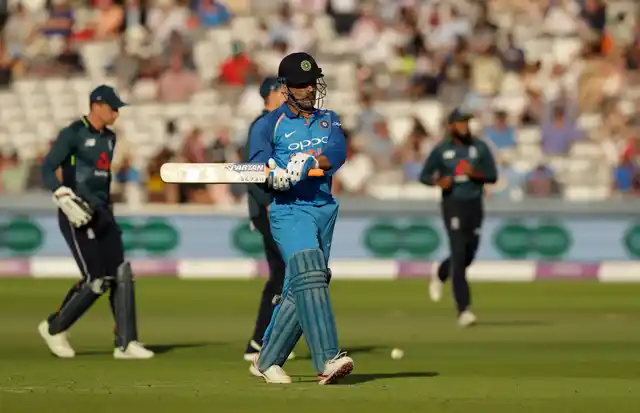 Together Raina and Dhoni should have been guiding the middle-order, but instead they appeared to be lost.
