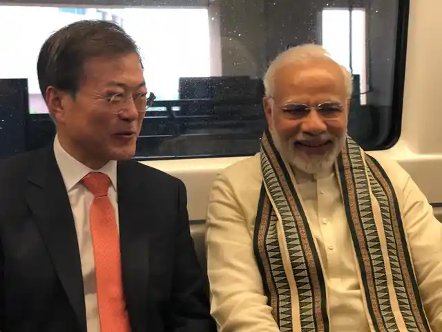 South Korean President Moon Jae-in and Prime Minister Narendra Modi in the Delhi metro.