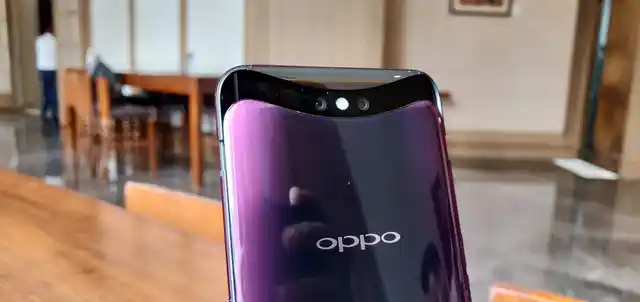The Oppo Find x sports a dual 16+20-megapixel camera.