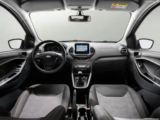 Inside, the facelift will see minor updates to the centre console to make it look cleaner.
